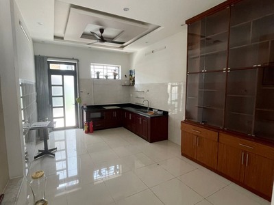 Bán gấp nhà 2 mt trước sau trịnh đình trọng, p.5, quận 11 0