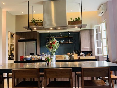 Biệt thự hướng đông nam, KĐT Việt Hưng, 200m x 4 tầng, 30 tỷ hơn 0