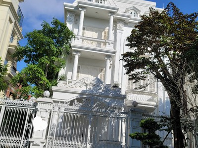 Biệt thự hướng đông nam, KĐT Việt Hưng, 200m x 4 tầng, 30 tỷ hơn 3