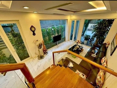 Gia đình em chuyển ra biệt thự geleximco sống cần bán gấp nhà phân lô ngô thì nhậm 50m x 5 tầng nội 1