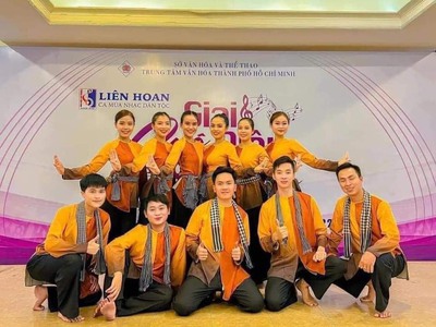 Cho thuê trang phục biểu diễn tại TPHCM 18