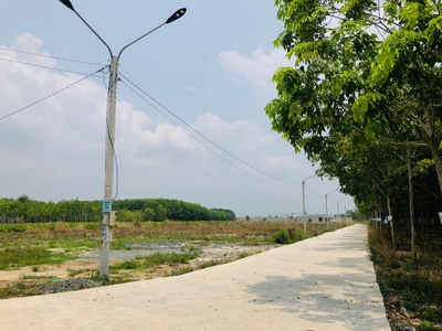 Cắt lỗ bán lẹ lô đất gần chợ  395 TRIỆU 570M2 SHR ĐỂ TRẢ NỢ. ĐƯỜNG NHỰA ĐIỆN 3FA 0