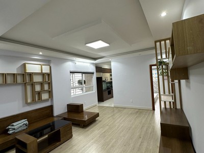 Bán gấp căn hộ 3PN diện tích 106m2 ở HVQP view đẹp Hồ Tây giá chỉ 4 tỷ 5xx 0