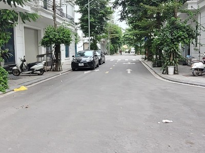 Liền kề kiến hưng luxury, kinh doanh, 74m, chào giá 9.99 tỷ 1