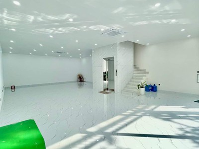 Cho thuê mặt bằng tầng 1 Vinhomes Marina, 120m2, giá 15 triệu 0