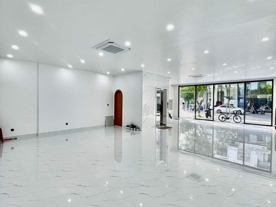 Cho thuê mặt bằng tầng 1 Vinhomes Marina, 120m2, giá 15 triệu 1