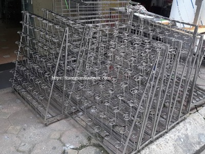 Bật mí cách lựa chọn giá úp cốc inox trường học 0