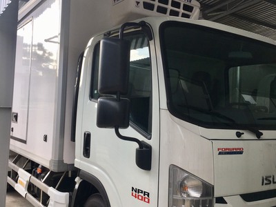 Sẳn xe đông lạnh ISUZU NPR400 mới, có trả góp 0