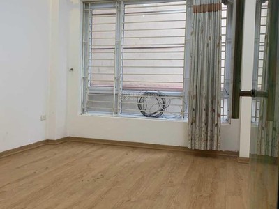 Cho thuê nhà ngõ 9 phố Trần Quốc Hoàn. DT 55m2 x 5 tầng đường rộng làm Văn phòng, nhà ở,lớp học 4
