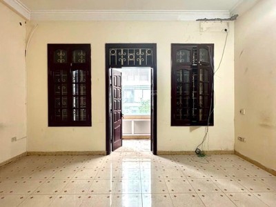 Cho thuê nhà ngõ 100 đường Hoàng Quốc Việt. Diện tích 65m2 x 4 tầng làm Văn phòng, lớp học, Online 2
