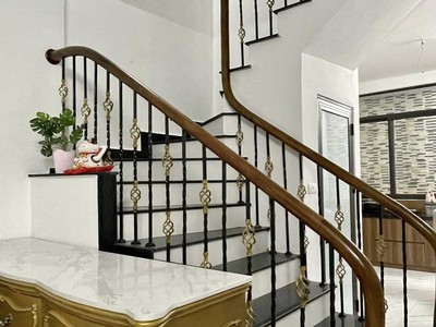 Bán nhà bắc từ liêm. 45m 5 tầng. full nội thất châu âu xịn  otto. 10m ra oto tránh. đậu ngày đêm 1