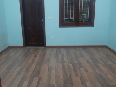 Cho thuê nhà ngõ 234 đường Hoàng Quốc Việt. Diện tích 70m2 x 5 tầng, cạnh trường Đai Học Diện Lực 4