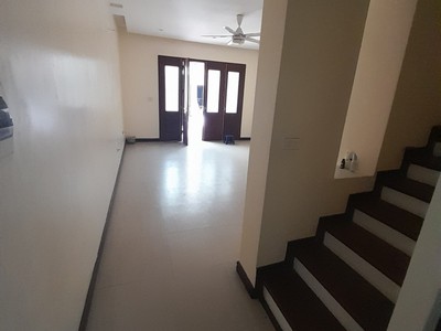 Cho thuê nhà ngõ 1 phố Nghĩa Tân - Diện tích 60m2 x 4 tầng , nhà đẹp có nội thất điêu hòa, giường tủ 0