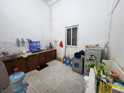 Cho thuê nhà riêng, 3 tầng, mỗi tầng 2 phòng tại số 6/88 cầu giấy, hà nội 4