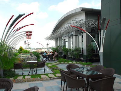 Cho thuê văn phòng Tuổi Trẻ Tower, Hoàng Văn Thụ, PN, 190m2, 101.3 triệu/ tháng đã PQL 4