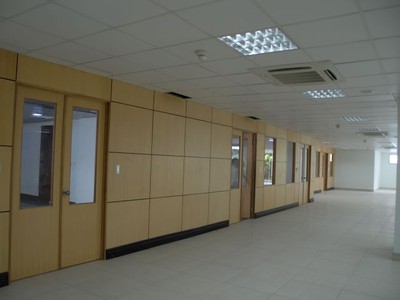 Cho thuê văn phòng Tuổi Trẻ Tower, Hoàng Văn Thụ, PN, 190m2, 101.3 triệu/ tháng đã PQL 2
