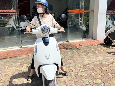 Xe điện chạy xa sạc nhanh, vinfast evo200 1