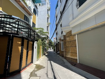 Nhà đẹp mới xây đường hồng tiến  - full nội thất - lô góc - ngõ ô tô thông - ô tô vào nhà   gần hồ 3