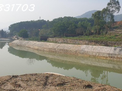 Đất bám hồ trung tâm quốc oai giá chỉ 10 triệu/m 4