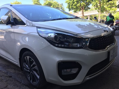 Kia Rondo 2.0 GAT 2020 Trắng. Xe như mới 0