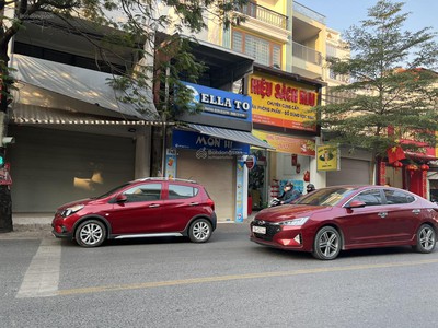 Cho thuê nhà mặt đường Ngô Gia Tự diện tích 90m2 Ngang 4,3m vỉa hè rộng gần ngã ba Văn Cao 0