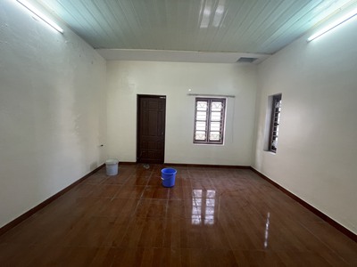 Cho thuê nhà Văn Cao, có sân cổng , vị trí dễ tìm 2