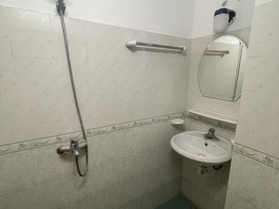 Cho thuê nhà Văn Cao, có sân cổng , vị trí dễ tìm 9