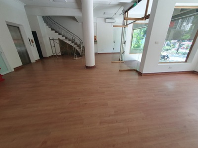 Cho thuê mặt bằng 90m2 Phố Nguyễn Hoàng làm SPA, Tóc Nail, Thời trang 1