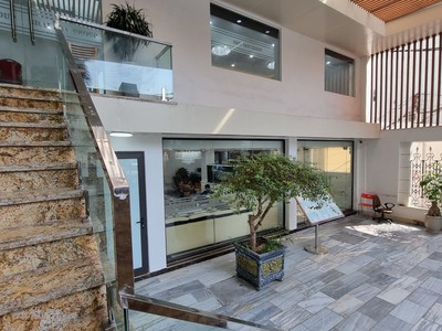 Cho thuê tòa nhà 220m2 8 tầng thông sàn ở Nguyễn Hoàng-Nam Từ Liêm 0