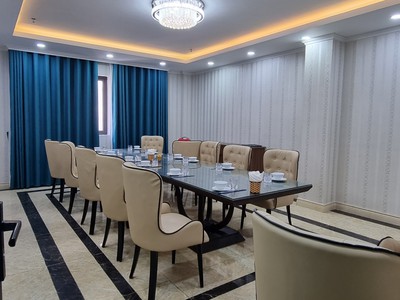 Cho thuê tòa nhà 220m2 8 tầng thông sàn ở Nguyễn Hoàng-Nam Từ Liêm 2