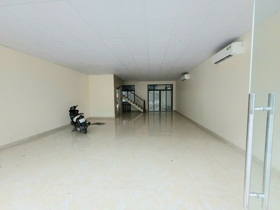 Cho thuê mặt bằng kinh doanh tầng 1 Vinhomes Marina, giá 12 triệu 0