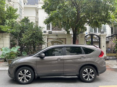 Gia đình tôi cần bán chiếc xe ô tô HonDa CRV 2.4AT SX 2014mua sử dụng và lăn bánh 2015 2