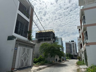 Lô đất hẻm 568 lê văn việt diện tích 63m giá tốt vị trí đẹp 0