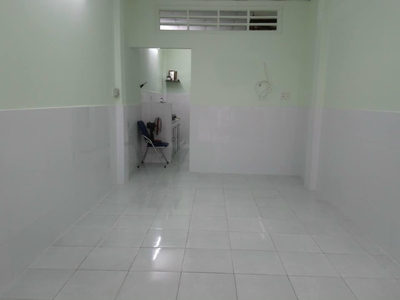 Mình cần cho thuê nnc  quận 3. cách mặt tiền 10m  ngay chợ bàn cờ 2