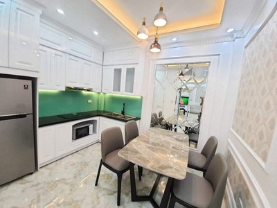Chủ mới ký gửi - ngộp 4 tỷ 3/2, quận 10 hẻm nhựa xe hơi 5m, 40m2, 4 phòng, 11,5 tỷ còn 7,6 tỷ 3