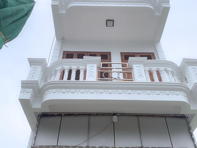 Cần cho thuê nhà đông mỹ - thanh trì - 3 tầng - 4 ngủ - 3 wc - ở hay văn phòng, kho đều được. 0