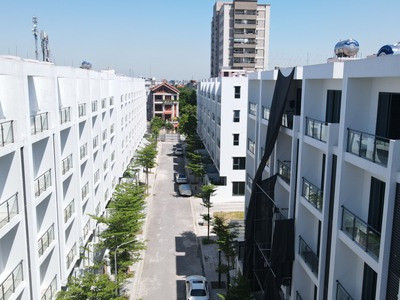 Chính chủ gửi bán lô liền kề đường hoàng công chất dt: 100m xây 5 tầng mt: 5m giá 15 tỷ 1