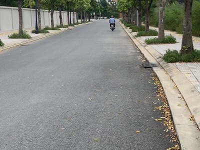 Cho thuê kho, xưởng bãi rộng 260m2 giá chỉ 18tr/th đường container đỗ cửa , gần vinhome smart city 1