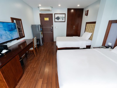 Cần bán khách sạn 40P trung tâm Hòn Gai, Hạ Long 270m2x6t gần biển 1