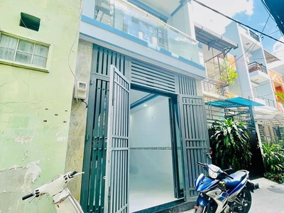 Bán nhà bình chánh 128m2 gần nhà thờ ninh phát 640tr 2 phòng ngủ. 0