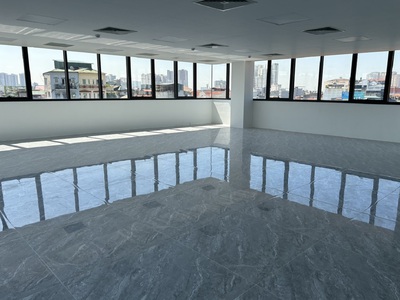 Cho thuê văn phòng VIP ở Hai bà trưng 136m2 thiết kế thông sàn làm trụ sở công ty 0