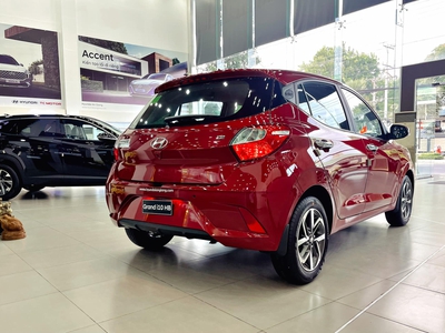 Hyundai Grand i10 Hatchback 1.2 AT 2023 2