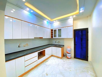 Chính chủ cần bán gấp nhà 5 tầng cầu giấy, do cần tiền bán gấp 2