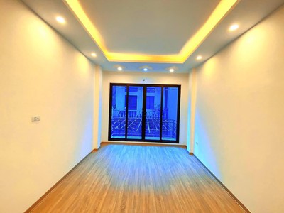 Chính chủ cần bán gấp nhà 5 tầng cầu giấy, do cần tiền bán gấp 3