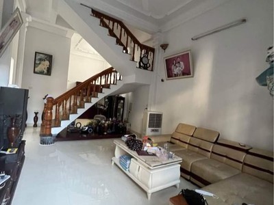 Bán nhà 3 tầng trung tâm phường Đông Hương 1