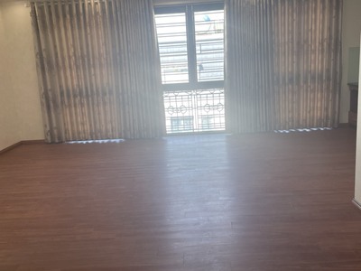 Chính chủ cho thuê văn phòng 30m2 tại kđt Văn Phú, Hà Đông. 1
