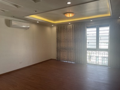 Chính chủ cho thuê văn phòng 30m2 tại kđt Văn Phú, Hà Đông. 2