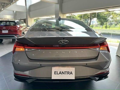 Hyundai Elantra 1.6 AT Đặc Biệt 2023 1