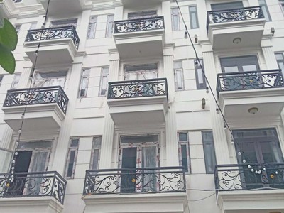 Thoại ngọc hầu- phú thạnh tân phú  73m2   4x 18  hẻm 8m, 5 tầng khu vip 0