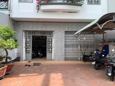 Cạnh đường bông sao, quận 8- mặt tiền 3 tầng- 8x25m2- chỉ 16txx-  xe tải tới nhà- sân ô tô rộng 2